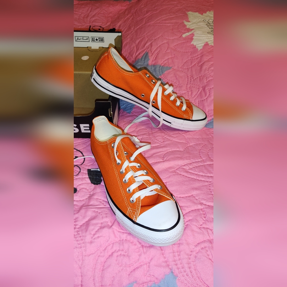 BNIB Women's Bright Orange Converse All Stars size 11